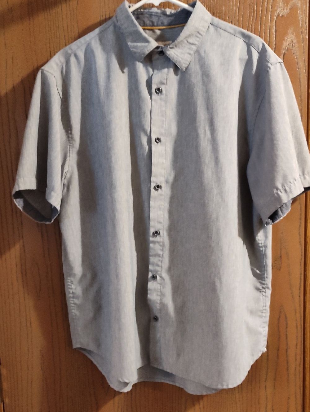 Classic Gray Short-Sleeve Button-Down Shirt Amazing Detailing